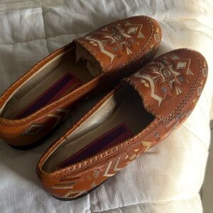Susan Bennis/Warren Edward's Embroidered Women's Loafers
Made in Italy.